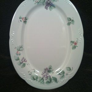 Pfaltzgraff Grapevine platter